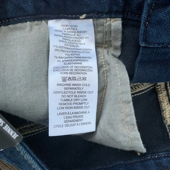 True Religion Jennie Mid Rise Raw Hem Shorts - Size 31 - Dark Scorched Wash NWT - Picture 13 of 15